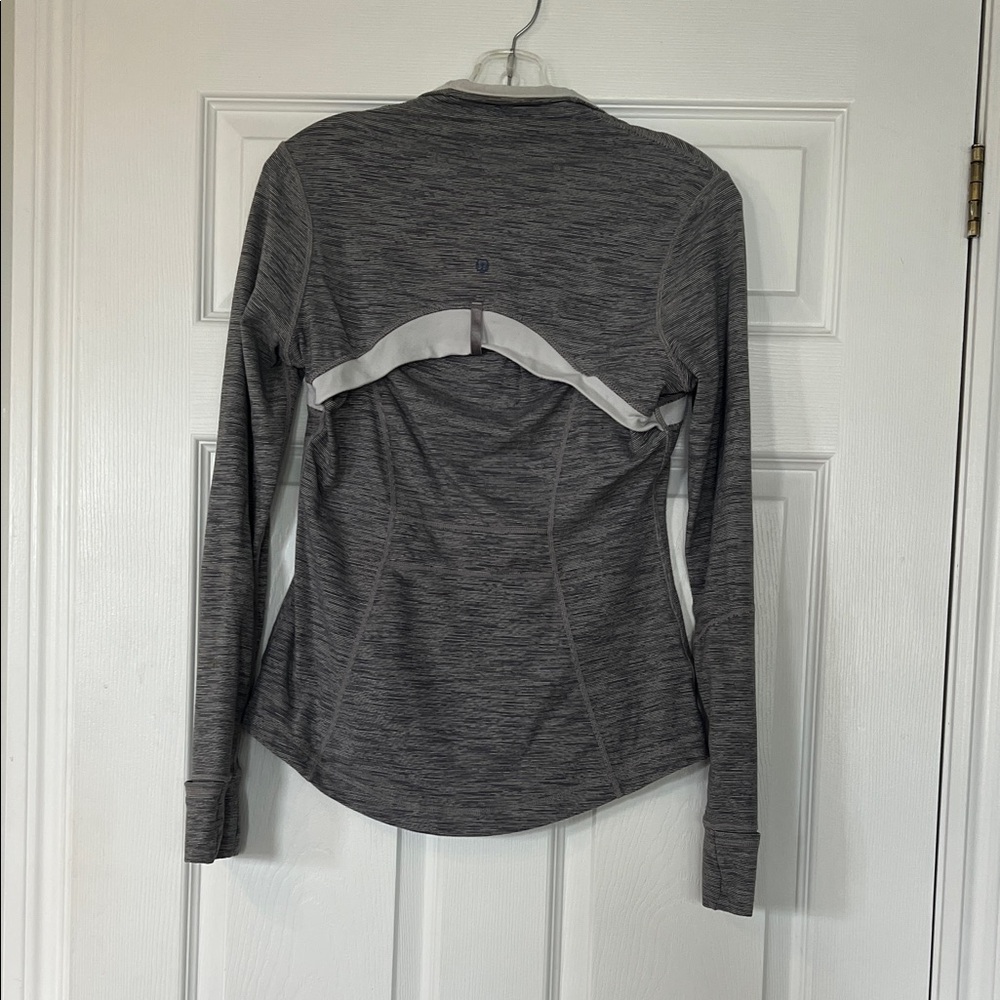 lululemon athletica Gray and White Women's Sweater - Picture 3 of 3